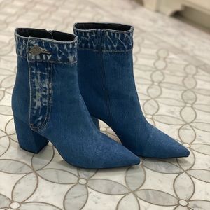 Jeffrey Campbell Finite in Jean Denim Booties Size 9